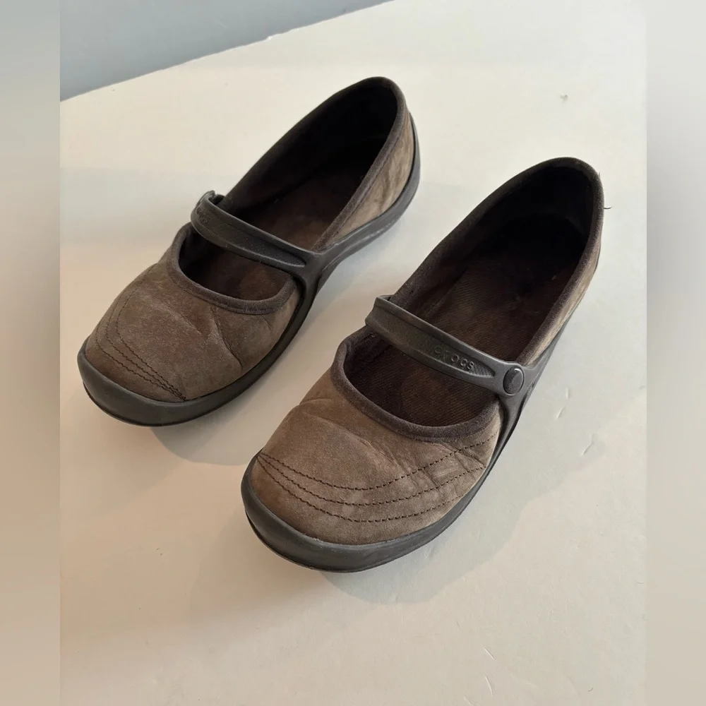 CROCS Mary Jane Brown Shoes Sz 7